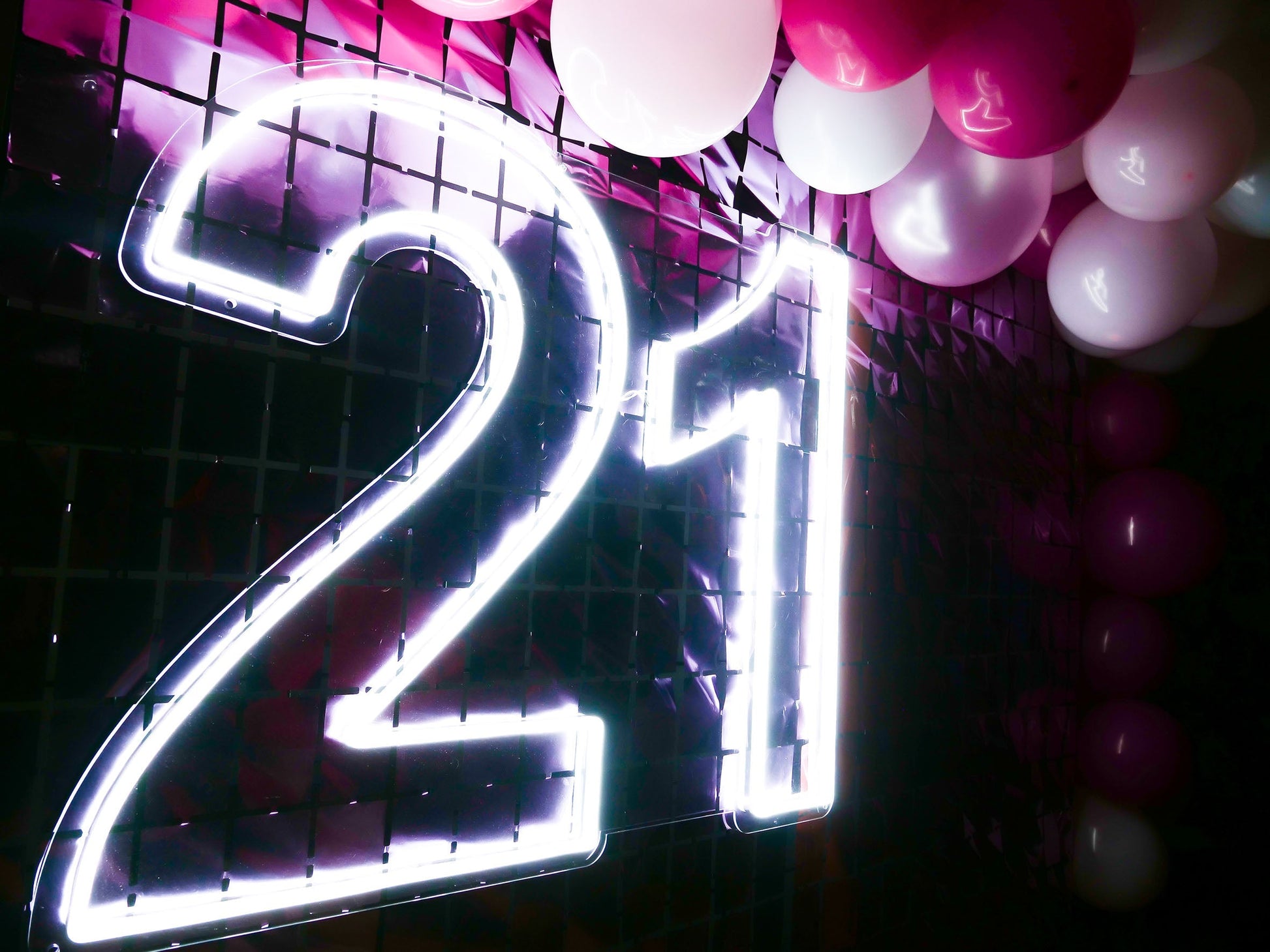 Rental: Stunning Neon 21st Birthday Sign Sohi NZ